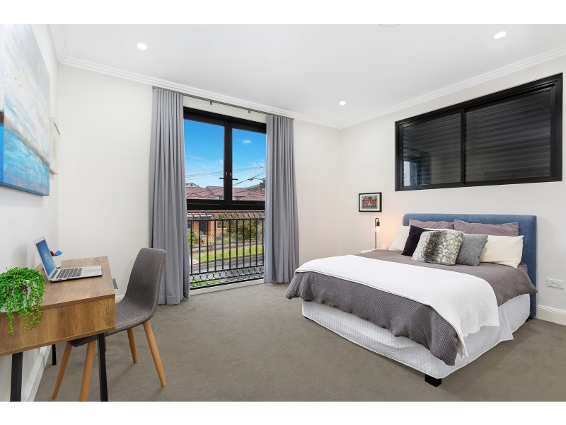 6 Dalmeny Avenue, Russell Lea NSW 2046