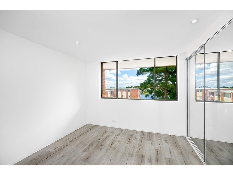 11/7 Bortfield Drive, Chiswick NSW 2046