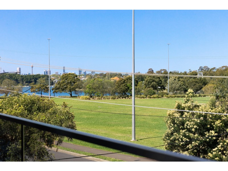 33 Henley Marine Drive, Five Dock NSW 2046