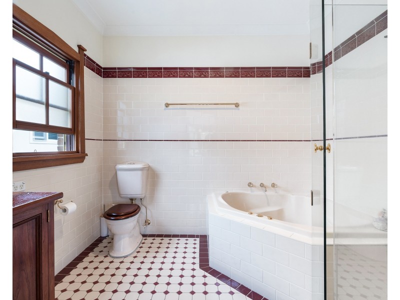 8 Raynor Avenue, Abbotsford NSW 2046