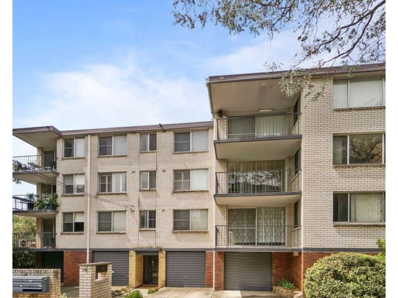 2/4 Bortfield Drive, Chiswick NSW 2046