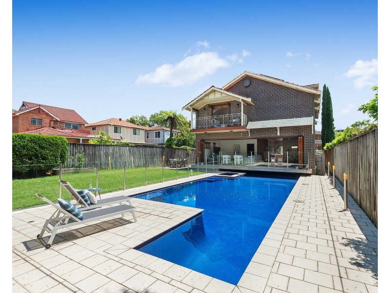 27 Noble Street, Rodd Point NSW 2046