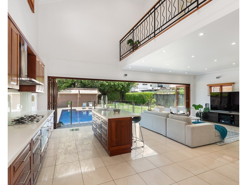 27 Noble Street, Rodd Point NSW 2046