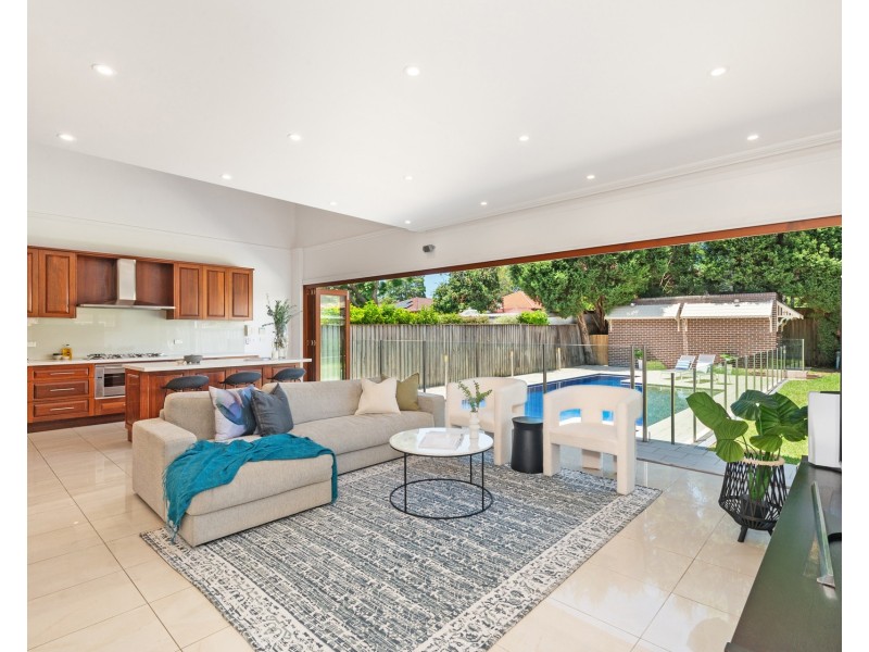 27 Noble Street, Rodd Point NSW 2046