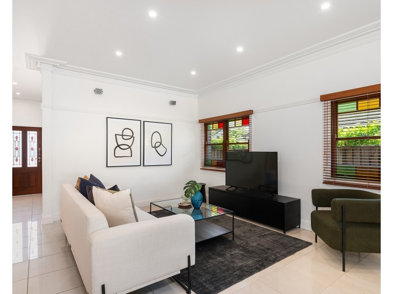 27 Noble Street, Rodd Point NSW 2046