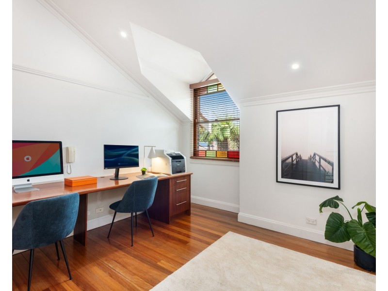 27 Noble Street, Rodd Point NSW 2046