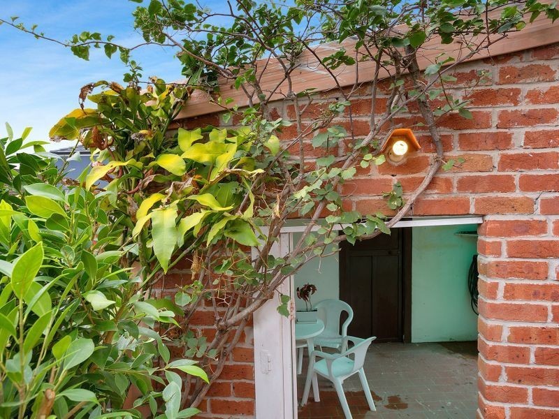 2 Florence Street, Hurlstone Park NSW 2193