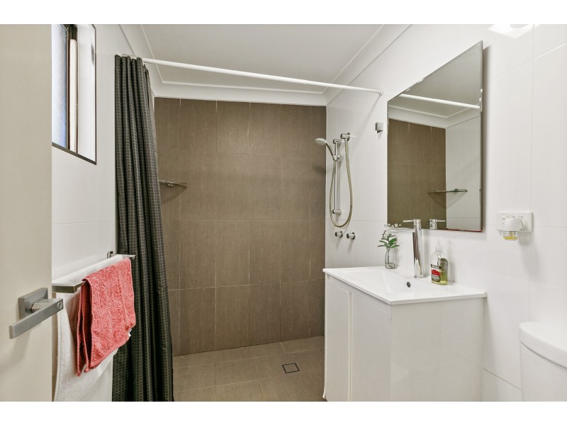 33 Frampton Avenue, Marrickville NSW 2204