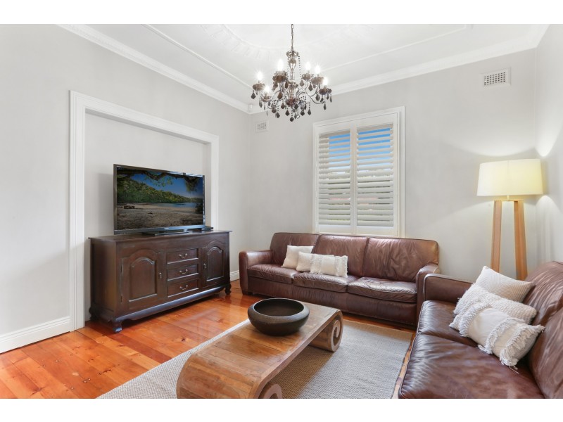 33 Banks Road, Earlwood NSW 2206