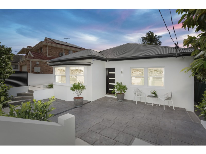 7 Macquarie Road, Earlwood NSW 2206