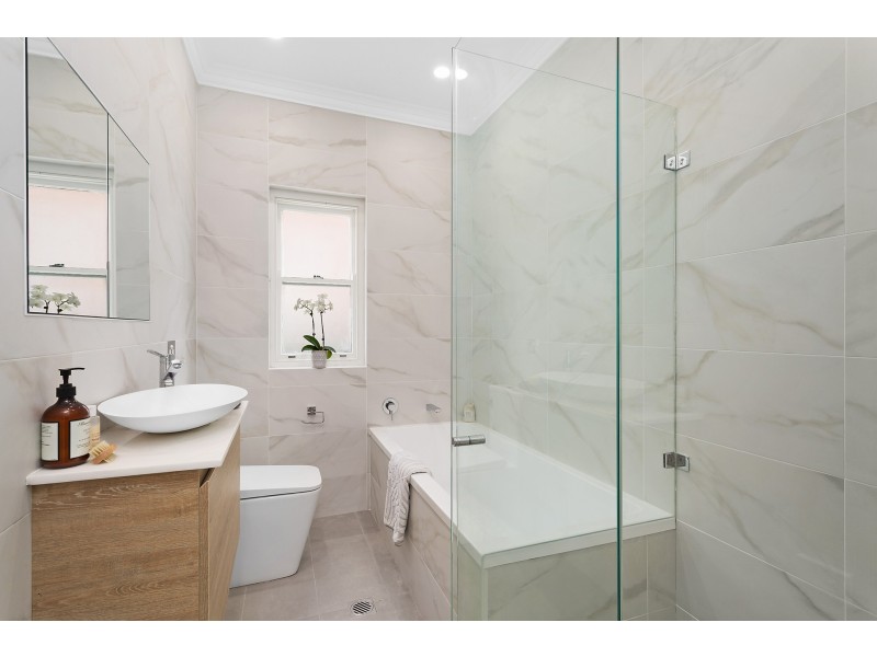 7 Macquarie Road, Earlwood NSW 2206