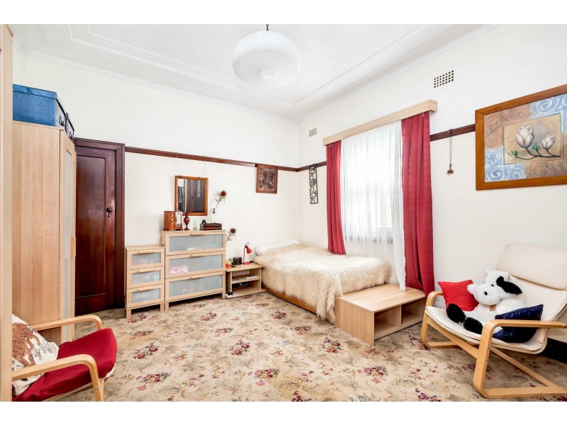 1A Gladstone Street, Burwood NSW 2134