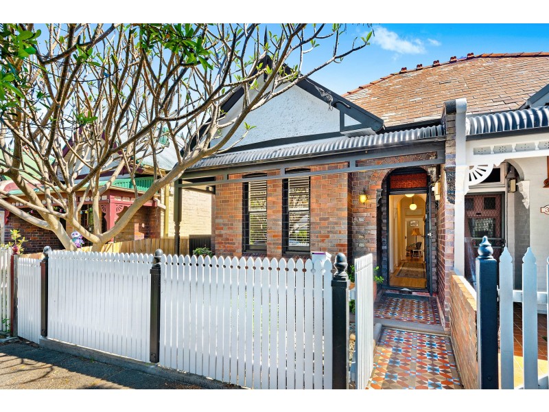 33 Charlecot Street, Dulwich Hill NSW 2203
