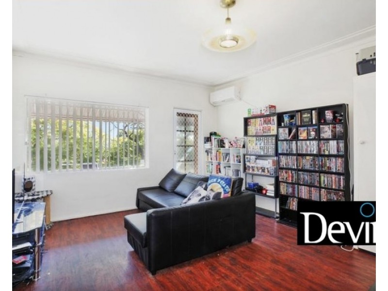 8/6 Kresser Grove, Canterbury NSW 2193