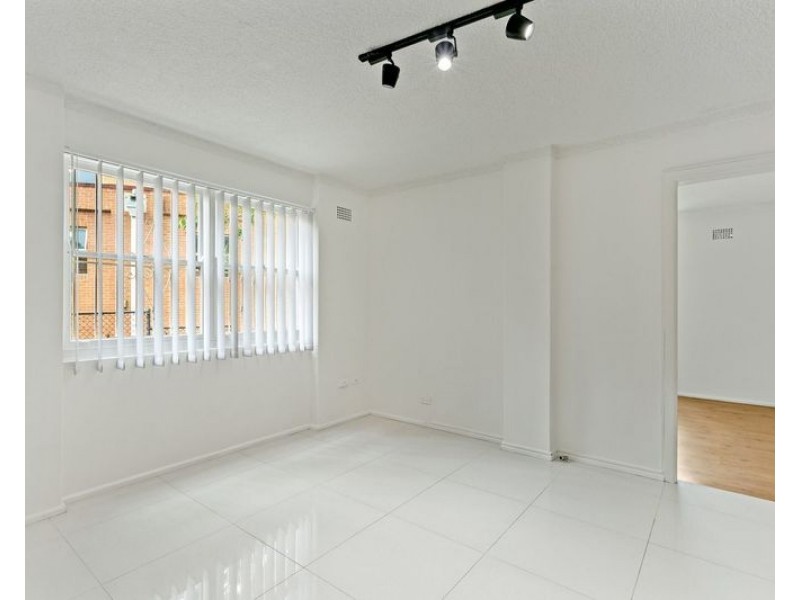 1/13-15 Glen Street, Marrickville NSW 2204