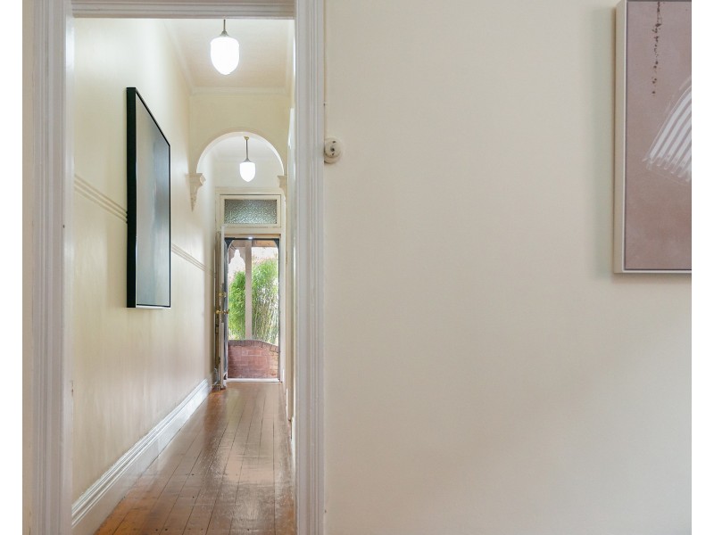 98 Unwins Bridge Road, St Peters NSW 2044