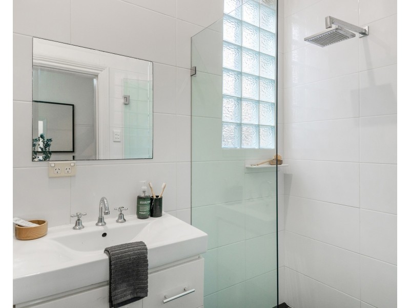 98 Unwins Bridge Road, St Peters NSW 2044