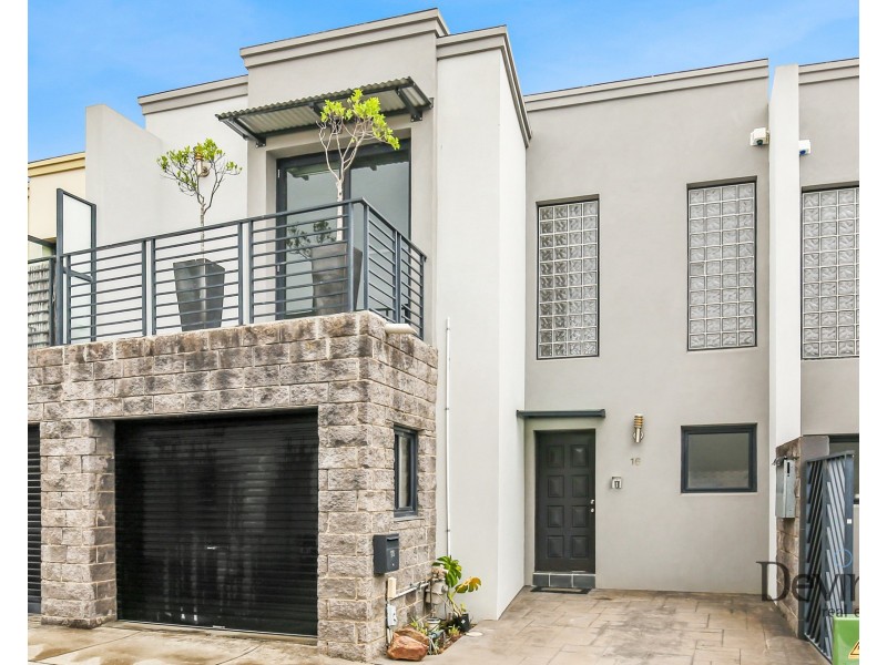 16 Farrow Lane, Tempe NSW 2044