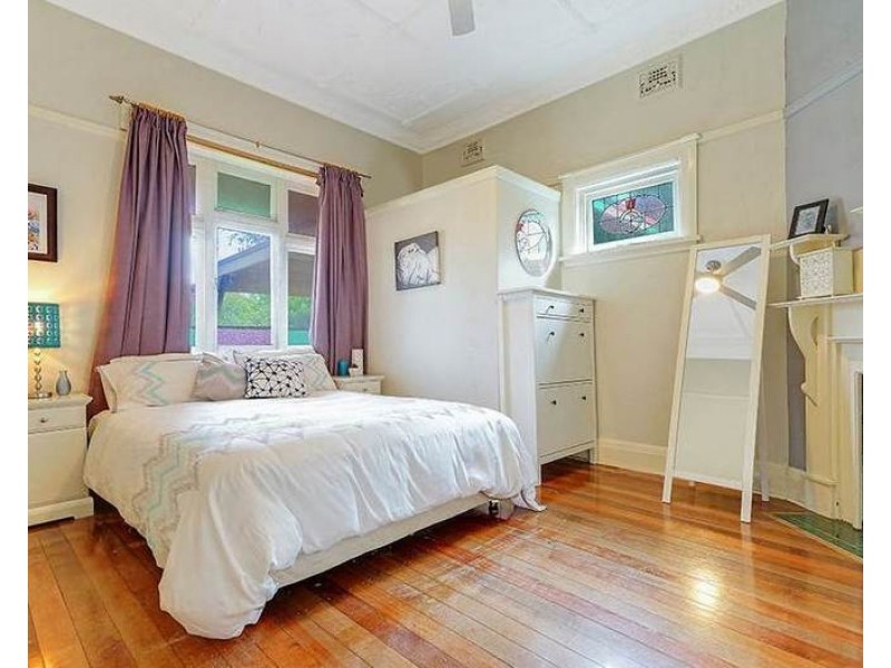 215 New Canterbury Road, Lewisham NSW 2049