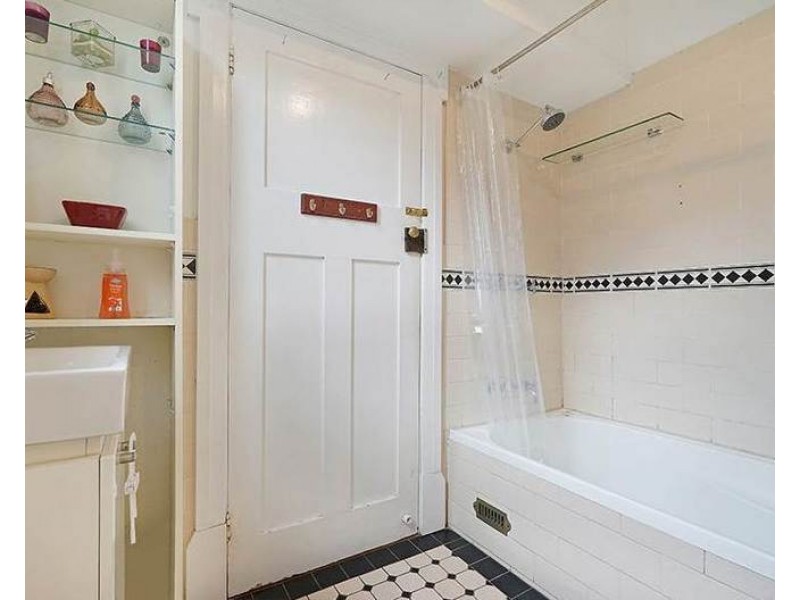 215 New Canterbury Road, Lewisham NSW 2049