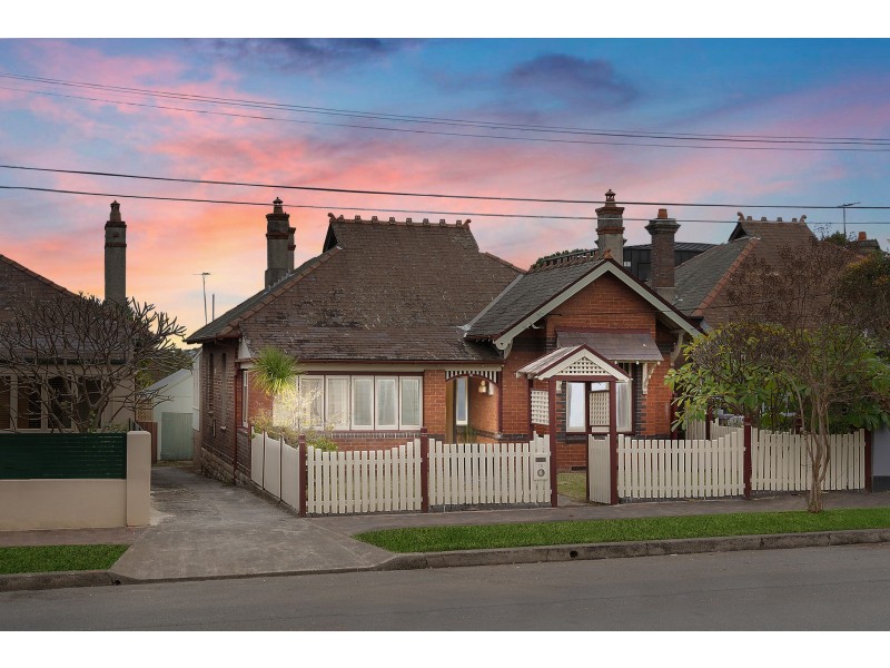 18 Challis Avenue, Dulwich Hill NSW 2203