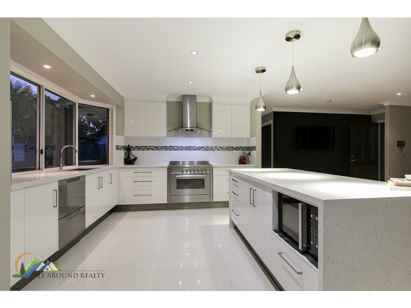 6-8 Taksan Place, Ningi QLD 4511