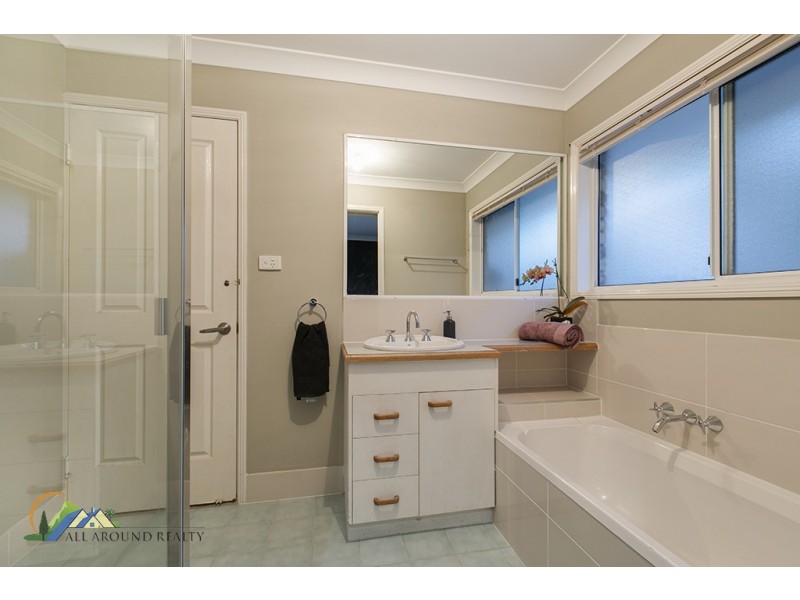 6-8 Taksan Place, Ningi QLD 4511