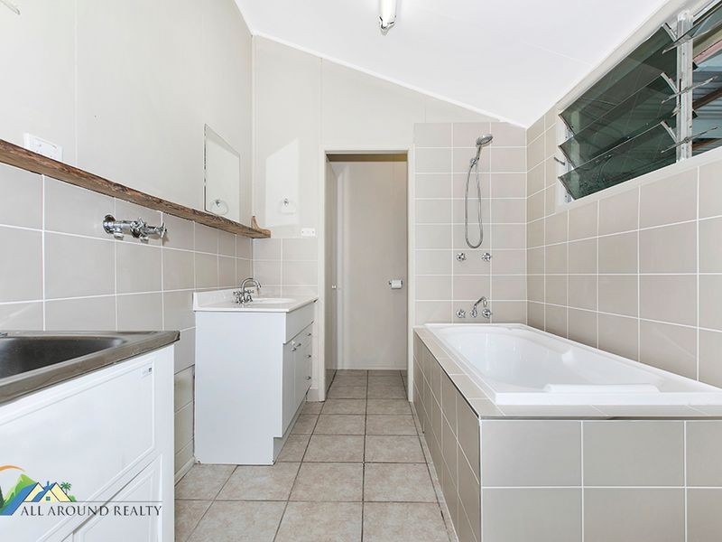 1117 Steve Irwin Way, Glass House Mountains QLD 4518