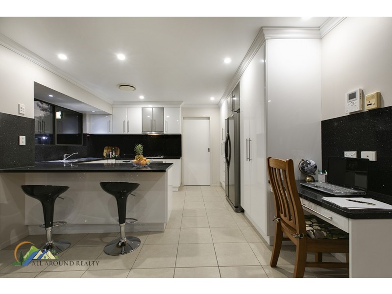 10 Beacon Street, Morayfield QLD 4506