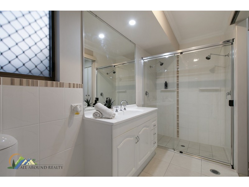 10 Beacon Street, Morayfield QLD 4506