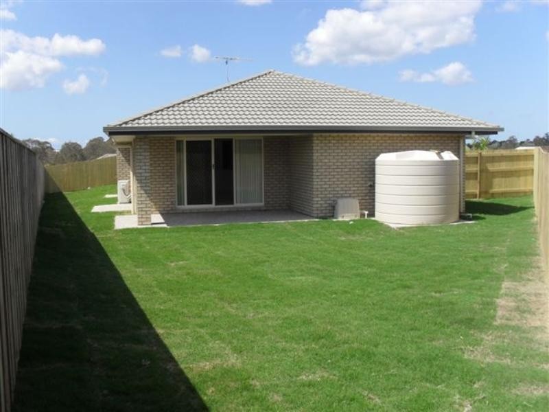 8 Mia Court, Morayfield QLD 4506