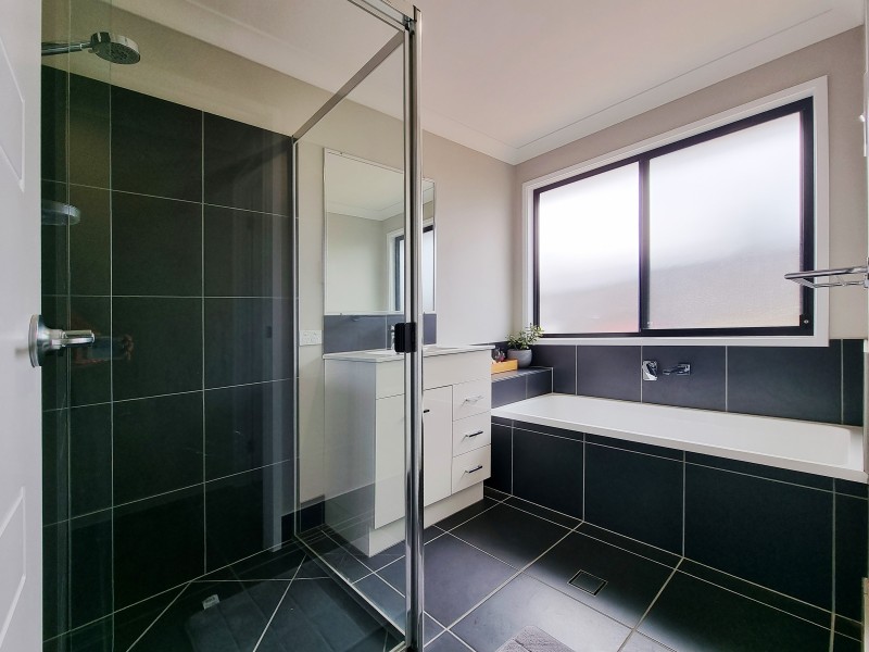 52 Riverparks Way, Upper Caboolture QLD 4510