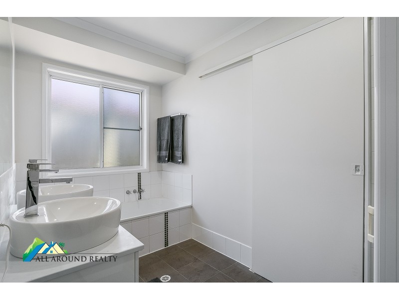 28 Coolgarra Avenue, Bongaree QLD 4507