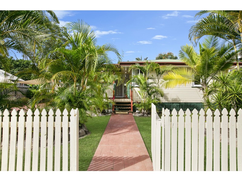 25 Simmons Street, Caboolture QLD 4510