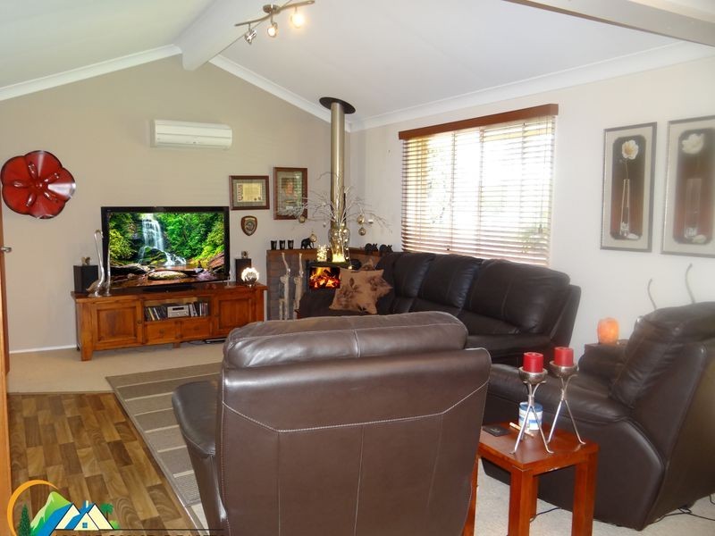 10 Hart Street, Blackbutt QLD 4306