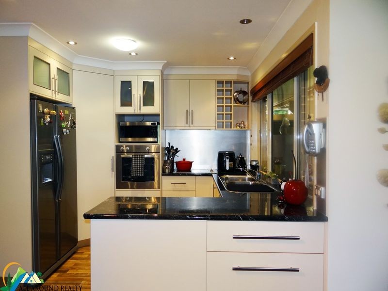 10 Hart Street, Blackbutt QLD 4306