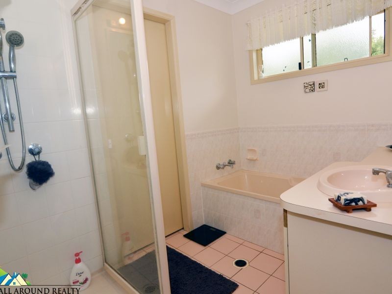 10 Hart Street, Blackbutt QLD 4306