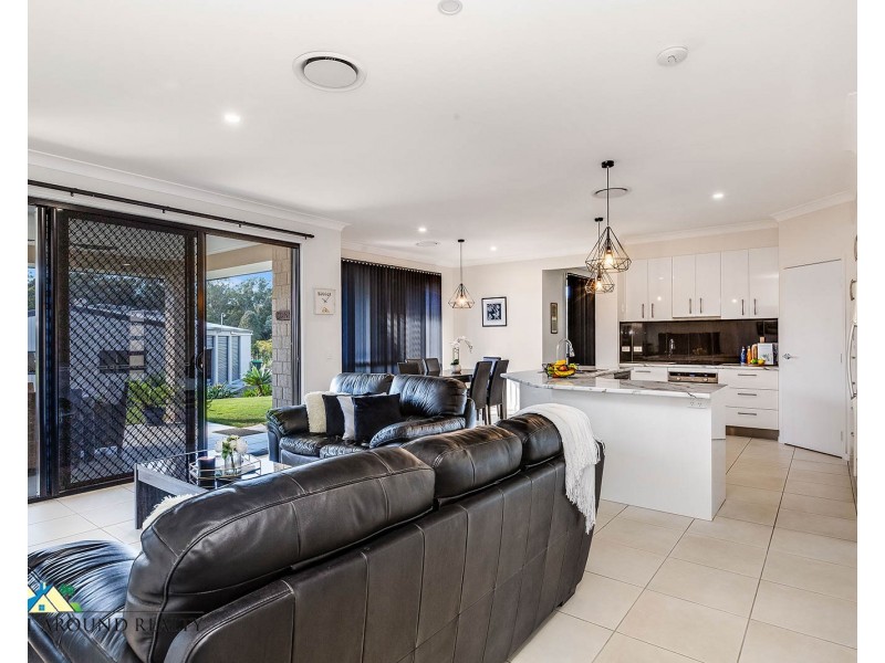 21 Pinnacles Drive, Glass House Mountains QLD 4518