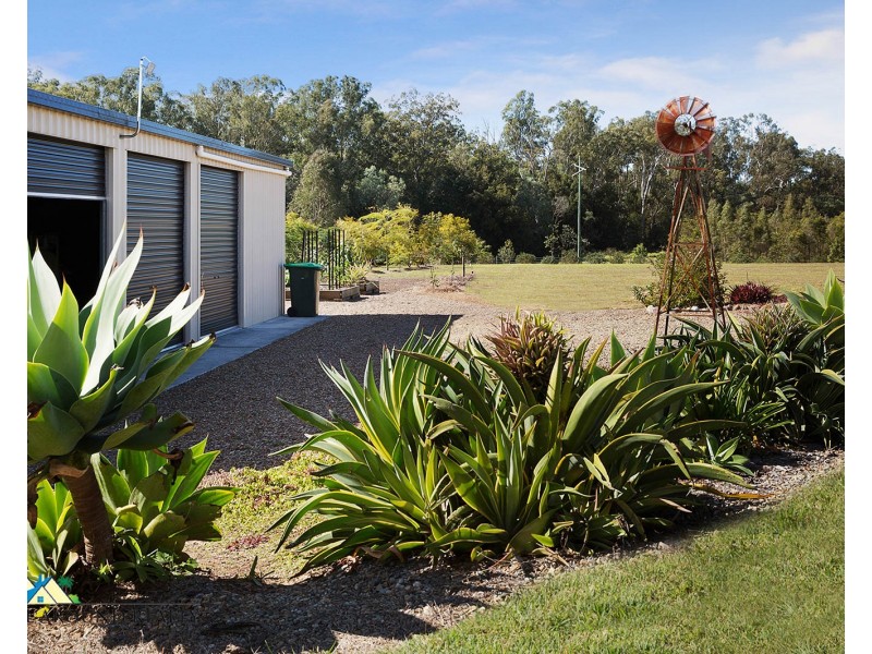 21 Pinnacles Drive, Glass House Mountains QLD 4518