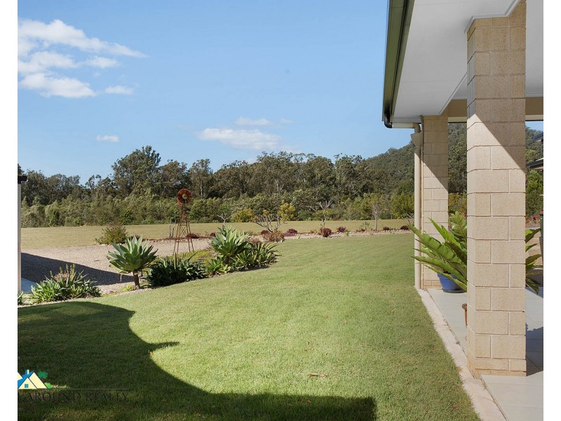 21 Pinnacles Drive, Glass House Mountains QLD 4518