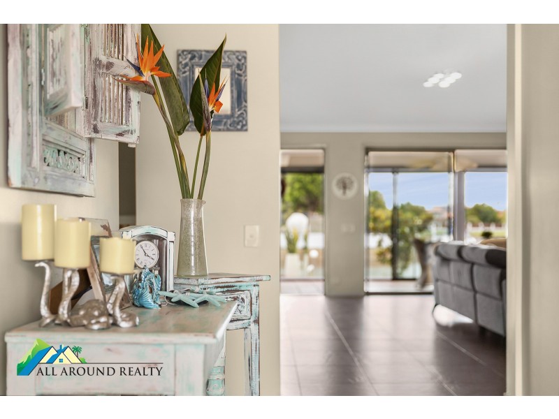 28 Courageous Court, Newport QLD 4020