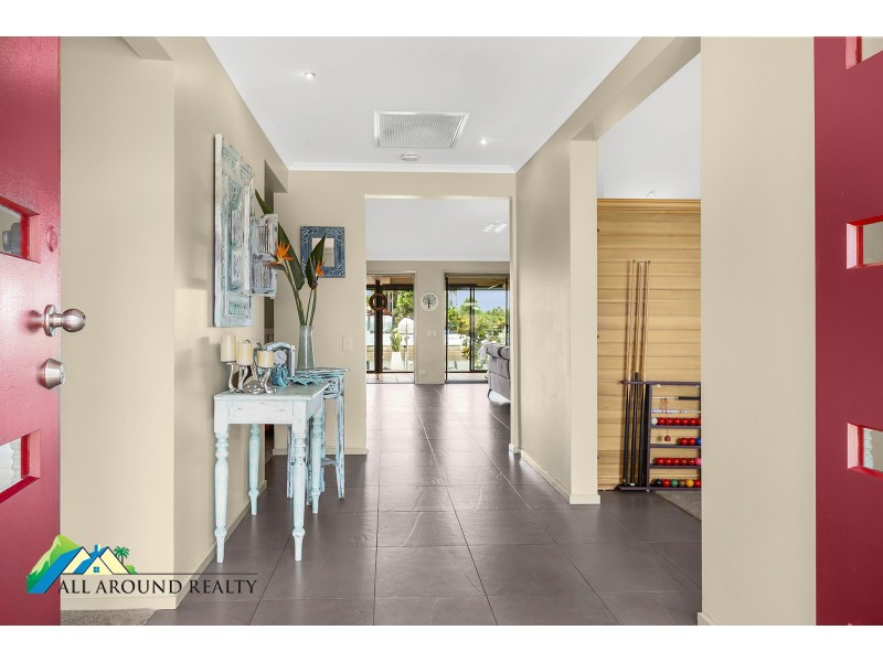 28 Courageous Court, Newport QLD 4020