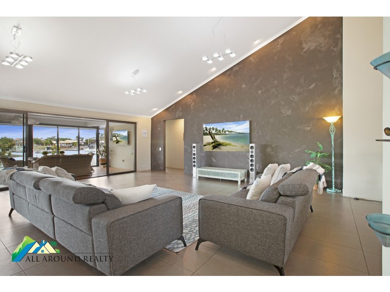 28 Courageous Court, Newport QLD 4020