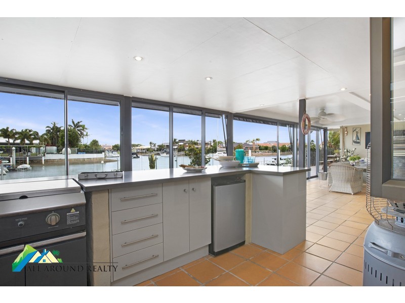 28 Courageous Court, Newport QLD 4020