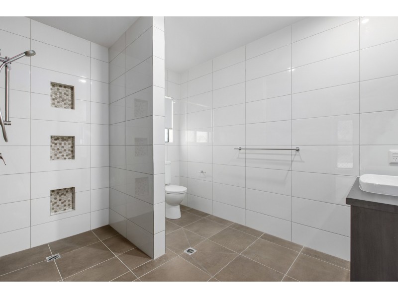 1/4A Leach Avenue, Landsborough QLD 4550