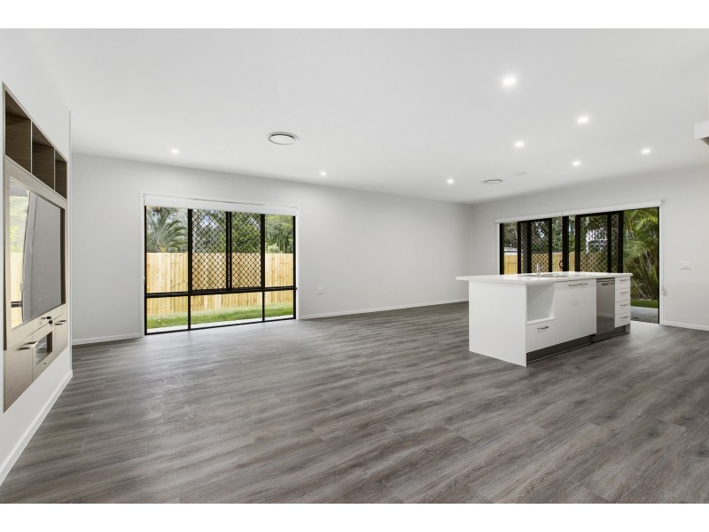 1/4A Leach Avenue, Landsborough QLD 4550