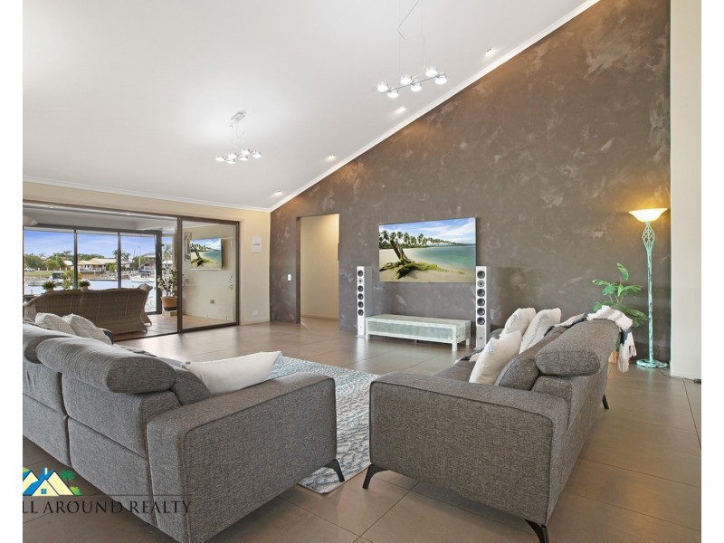 28 Courageous Court, Newport QLD 4020