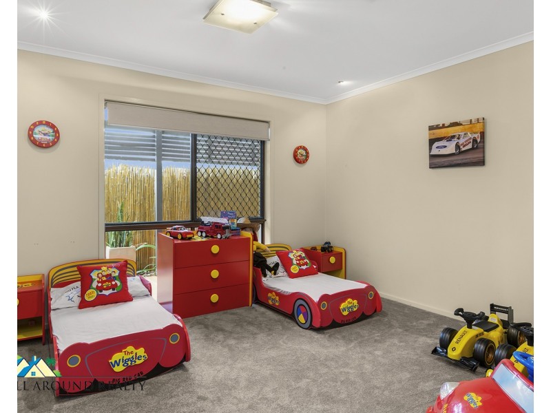 28 Courageous Court, Newport QLD 4020