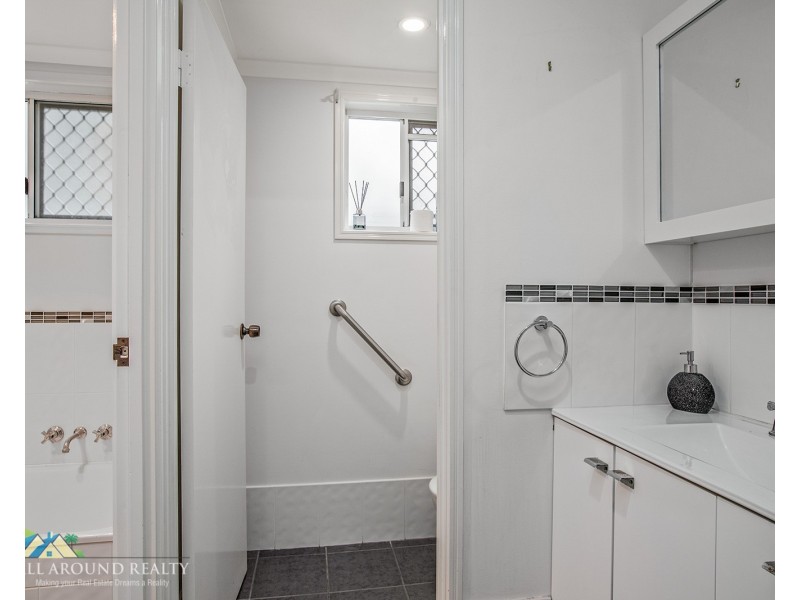 6 Pardalote Pl, Bellmere QLD 4510