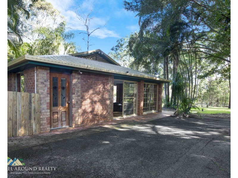 136 Hamilton Rd, Elimbah QLD 4516